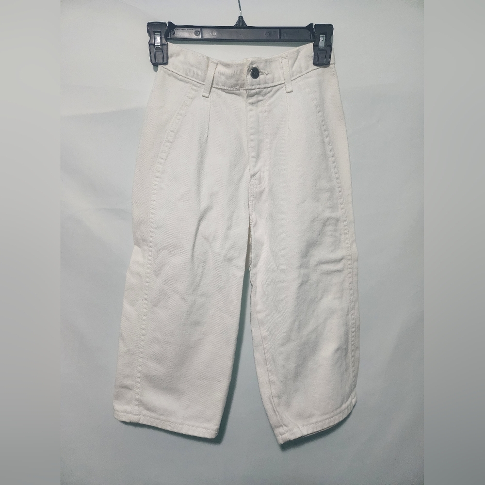 Vintage Chic White High Rise Pleated Mom Jean Shorts. Size 3. Made in USA.